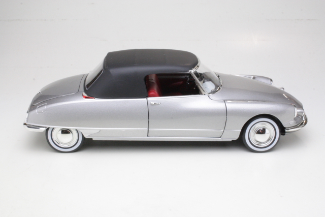 Citroen DS19 Cabriolet 1961, harmaa