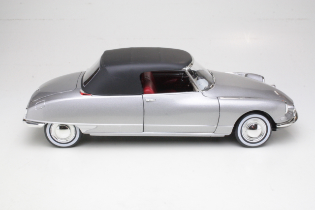 Citroen DS19 Cabriolet 1961, grey - Click Image to Close