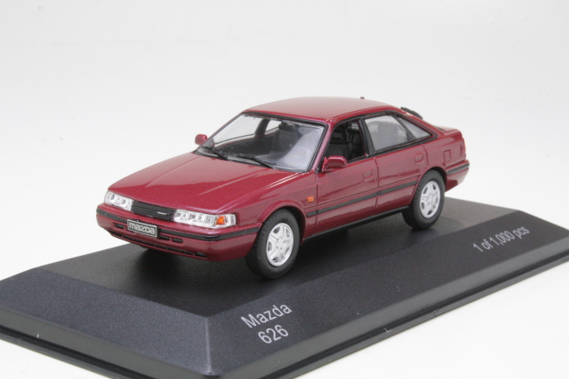 Mazda 626 1990, tummanpunainen