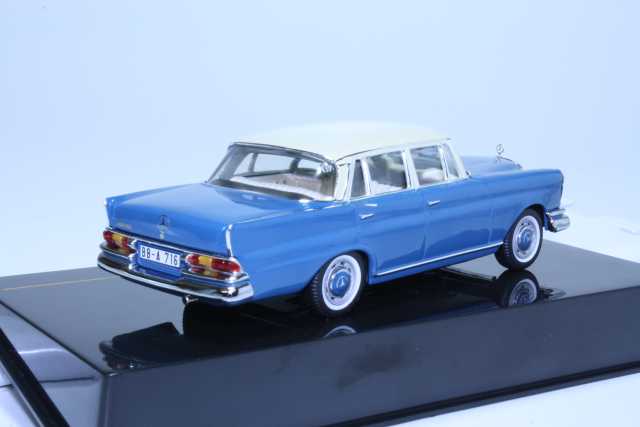 Mercedes 220SE (w111) 1959, sininen/beige