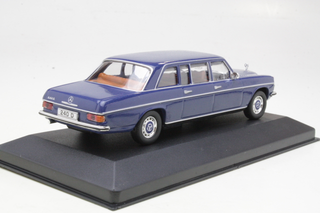 Mercedes 240D Long (w115) 1973, sininen