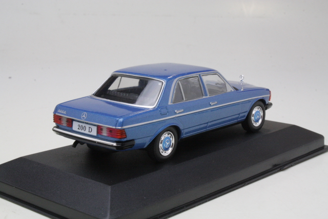 Mercedes 200D (w123) 1976, sininen