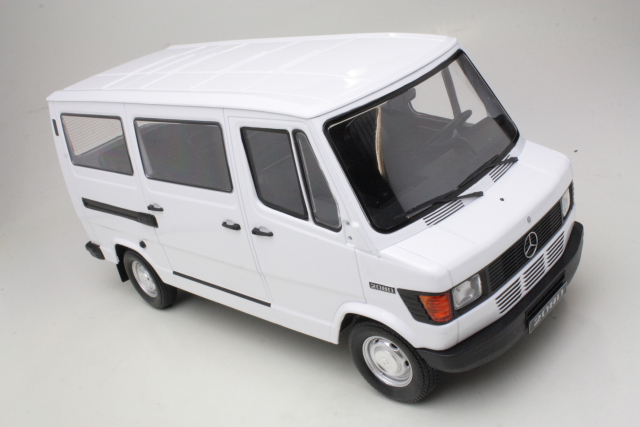 Mercedes 208D Bus 1988, white