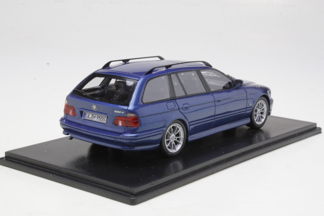 BMW 520 Touring (e39) 2002, sininen