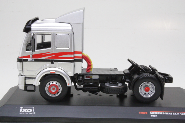 Mercedes SK-II 1838 1994, hopea/punainen