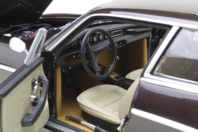 Volvo P1800ES 1971, brown