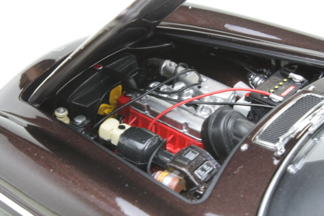 Volvo P1800ES 1971, brown