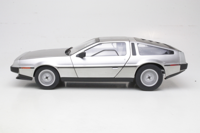 De Lorean DMC-12 1981, ruostumaton teräs
