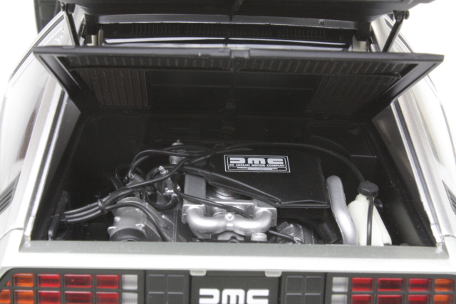 De Lorean DMC-12 1981, ruostumaton teräs