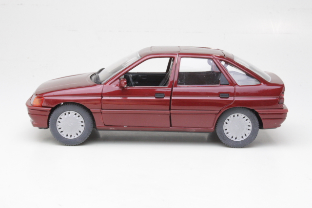 Ford Escort Mk5 1990, dark red