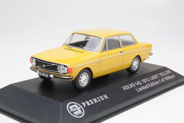 Volvo 142 1973, yellow