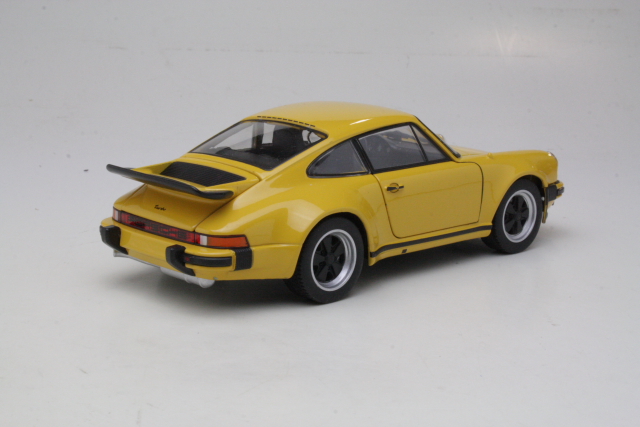 Porsche 911 Turbo 1974, keltainen - Sulje napsauttamalla kuva