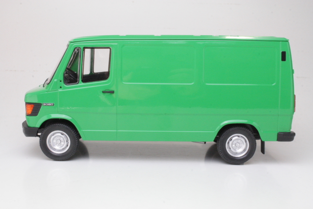 Mercedes 208D Van, vihreä