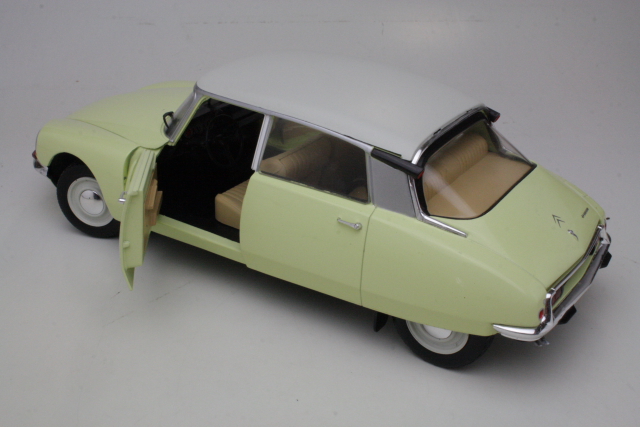 Citroen DS Special 1972, light yellow - Click Image to Close