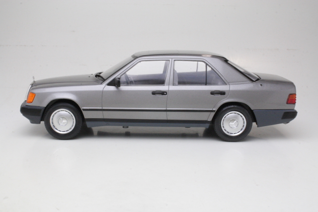 Mercedes 300D (w124) 1984, harmaa