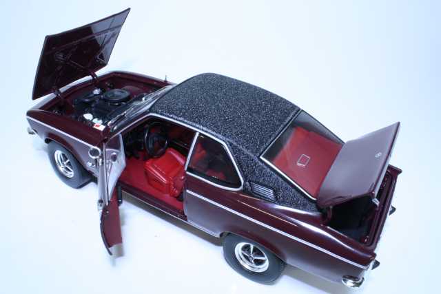 Opel Manta A Berlinetta, tummanpunainen