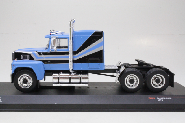 Ford LTL-9000 1978, sininen