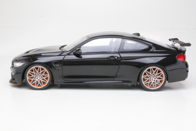 BMW M4 GTS 2016, musta