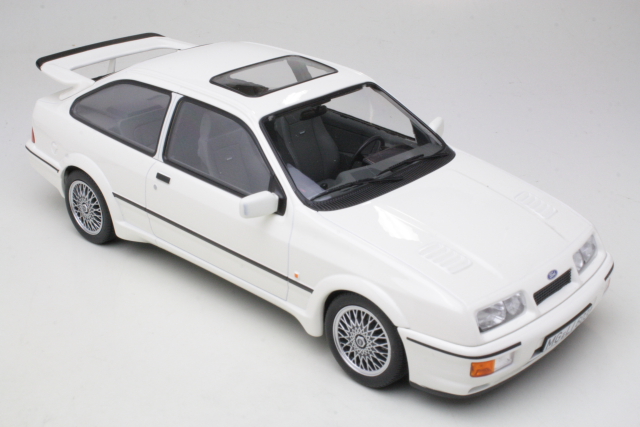 Ford Sierra RS Cosworth 1986, valkoinen
