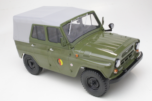 UAZ 469, NVA, Soft Top, tummanvihreä