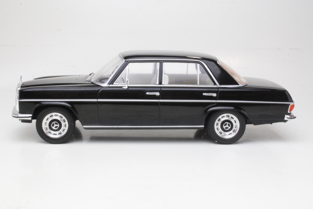 Mercedes 220D (w115) 1972, black