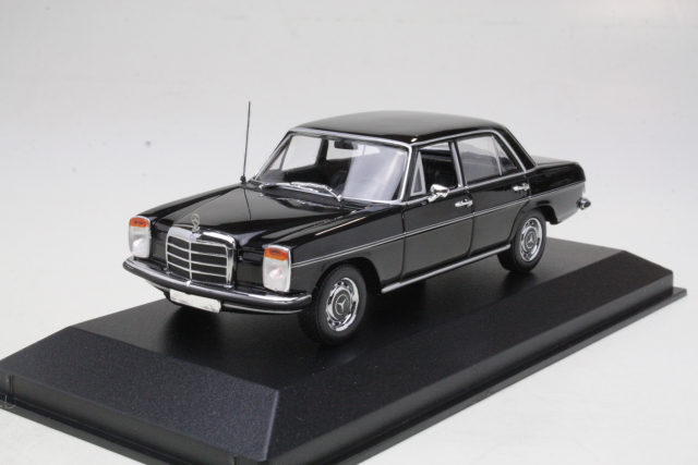 Mercedes 200 (w115) 1968, musta
