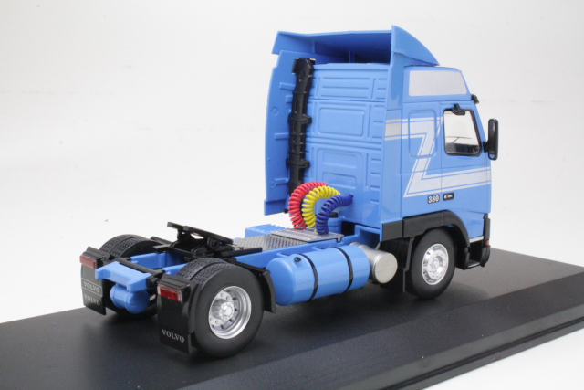 Volvo FH12, blue/white