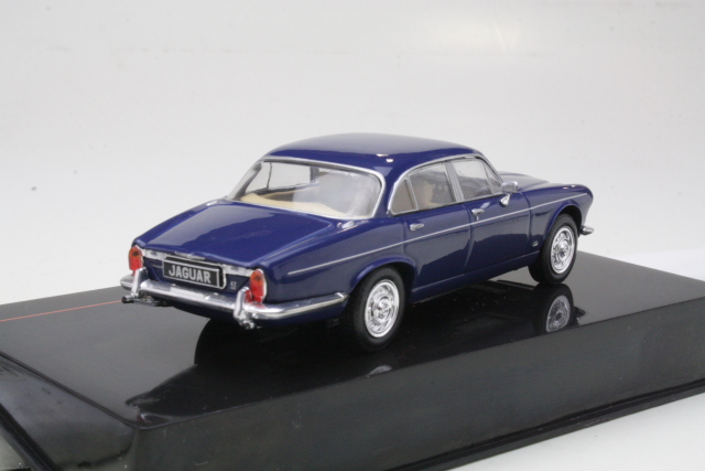 Jaguar XJ Mk1 1972, tummansininen