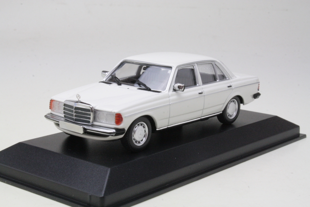 Mercedes 230E (w123) 1982, valkoinen