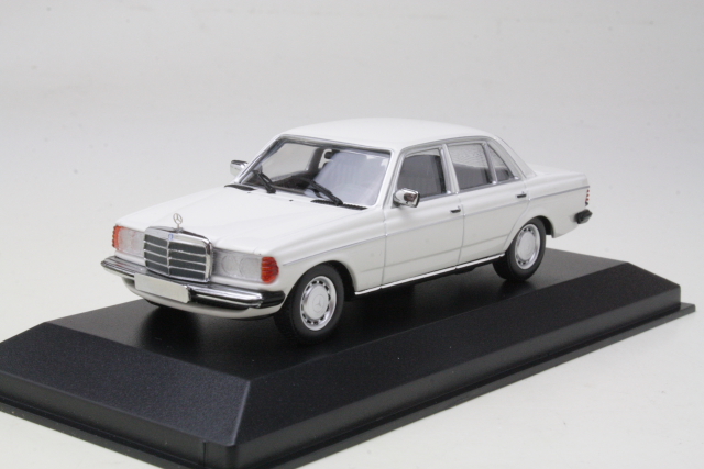 Mercedes 230E (w123) 1982, valkoinen - Sulje napsauttamalla kuva