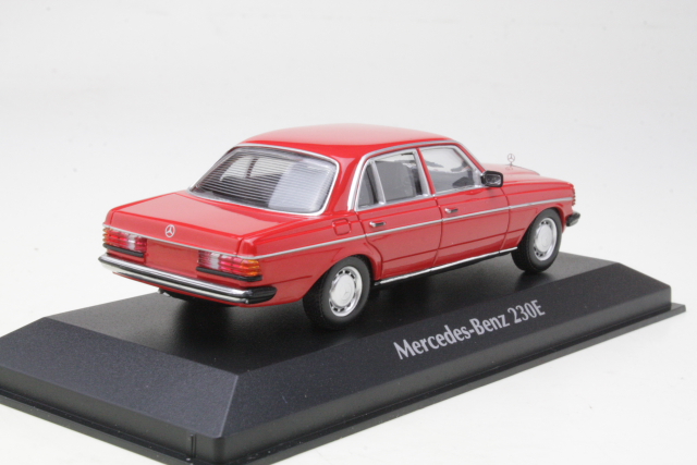 Mercedes 230E (w123) 1982, punainen