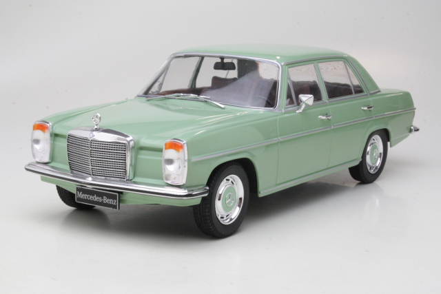 Mercedes 220D (w115) 1972, vihreä