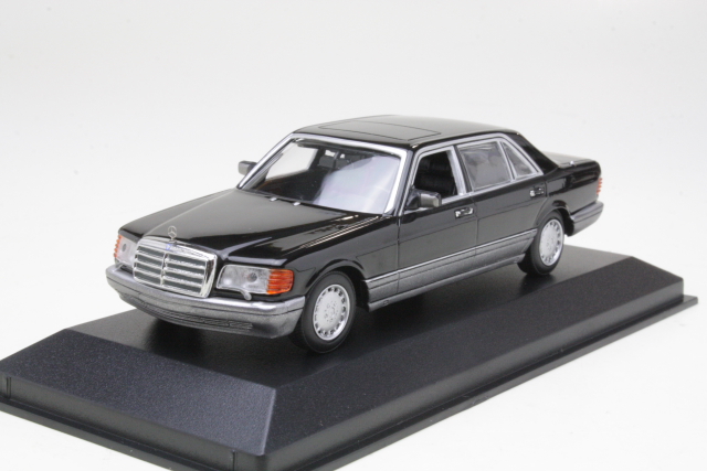 Mercedes 560 SEL 1990, black