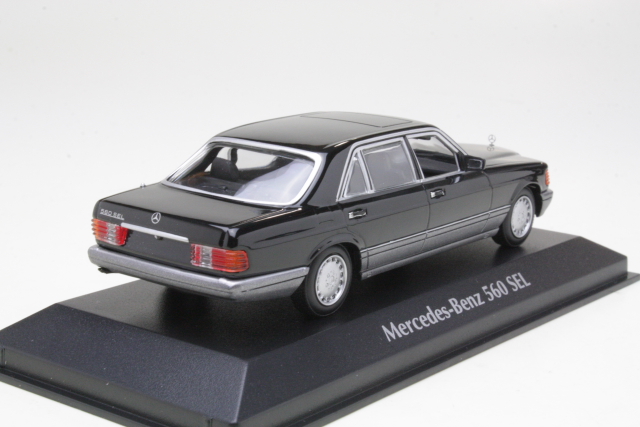 Mercedes 560 SEL 1990, musta