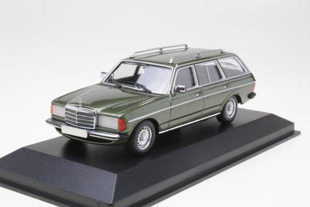 Mercedes 230TE (s123) 1982, dark green