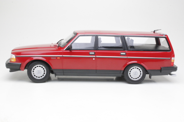 Volvo 240GL Break 1986, punainen