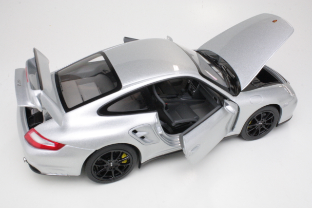 Porsche 911 GT2 2007, silver
