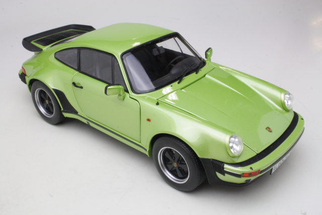 Porsche 911 (930) Turbo 3.3L 1978, green