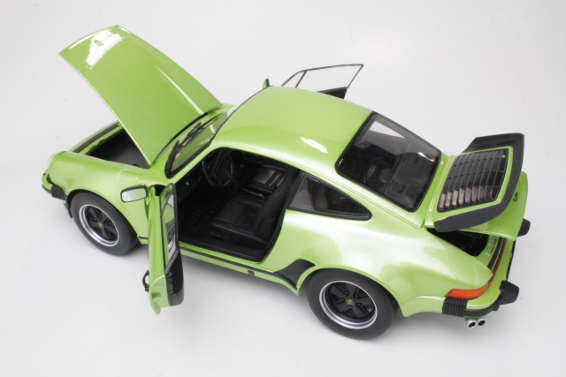 Porsche 911 (930) Turbo 3.3L 1978, green