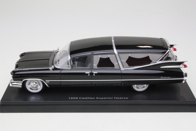 Cadillac Superior 1959, musta - Sulje napsauttamalla kuva