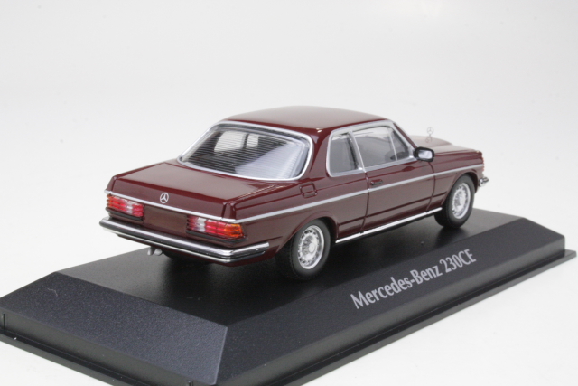 Mercedes 230CE (c123) 1976, tummanpunainen