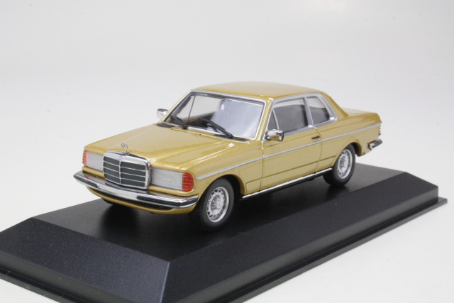 Mercedes 230CE (c123) 1976, kulta - Sulje napsauttamalla kuva