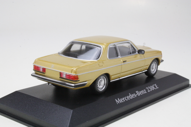 Mercedes 230CE (c123) 1976, kulta - Sulje napsauttamalla kuva