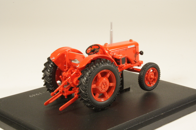 David Brown Cropmaster 1949, red