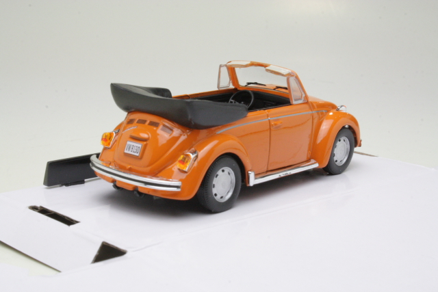 VW Beetle Cabriolet, orange