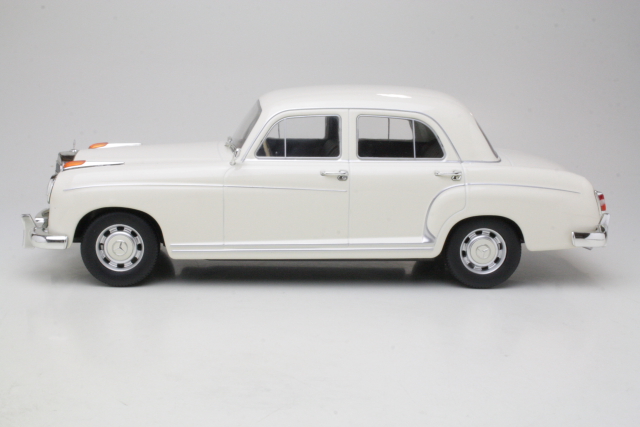 Mercedes 220S Limousine 1954, beige - Sulje napsauttamalla kuva