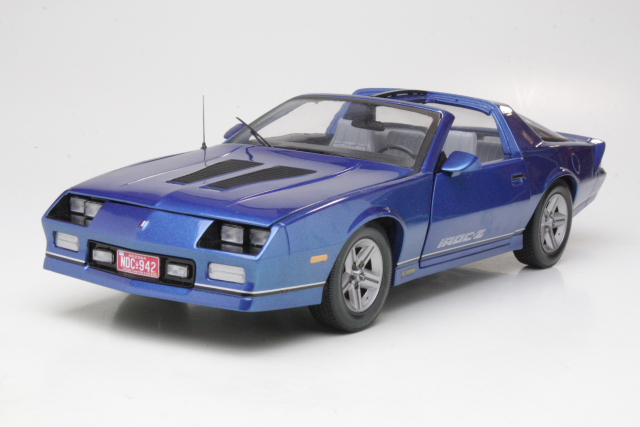 Chevrolet Camaro IROC-Z 1985, sininen - Sulje napsauttamalla kuva