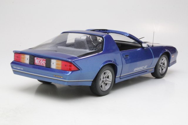 Chevrolet Camaro IROC-Z 1985, sininen
