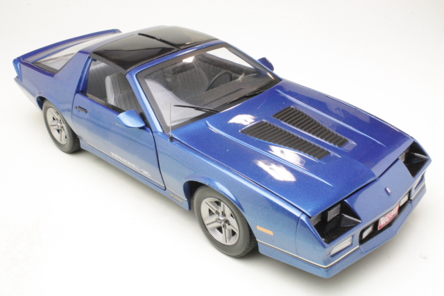 Chevrolet Camaro IROC-Z 1985, sininen
