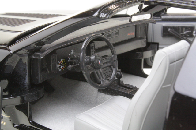 Chevrolet Camaro IROC-Z 1985, musta